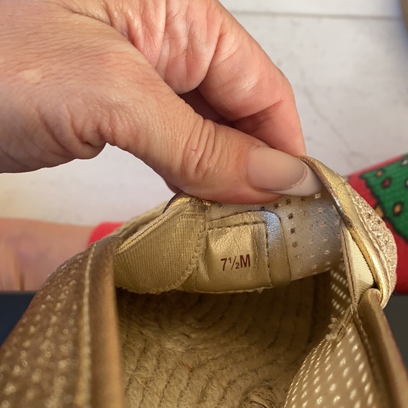 Gently worn my slides - Picture 3 of 3